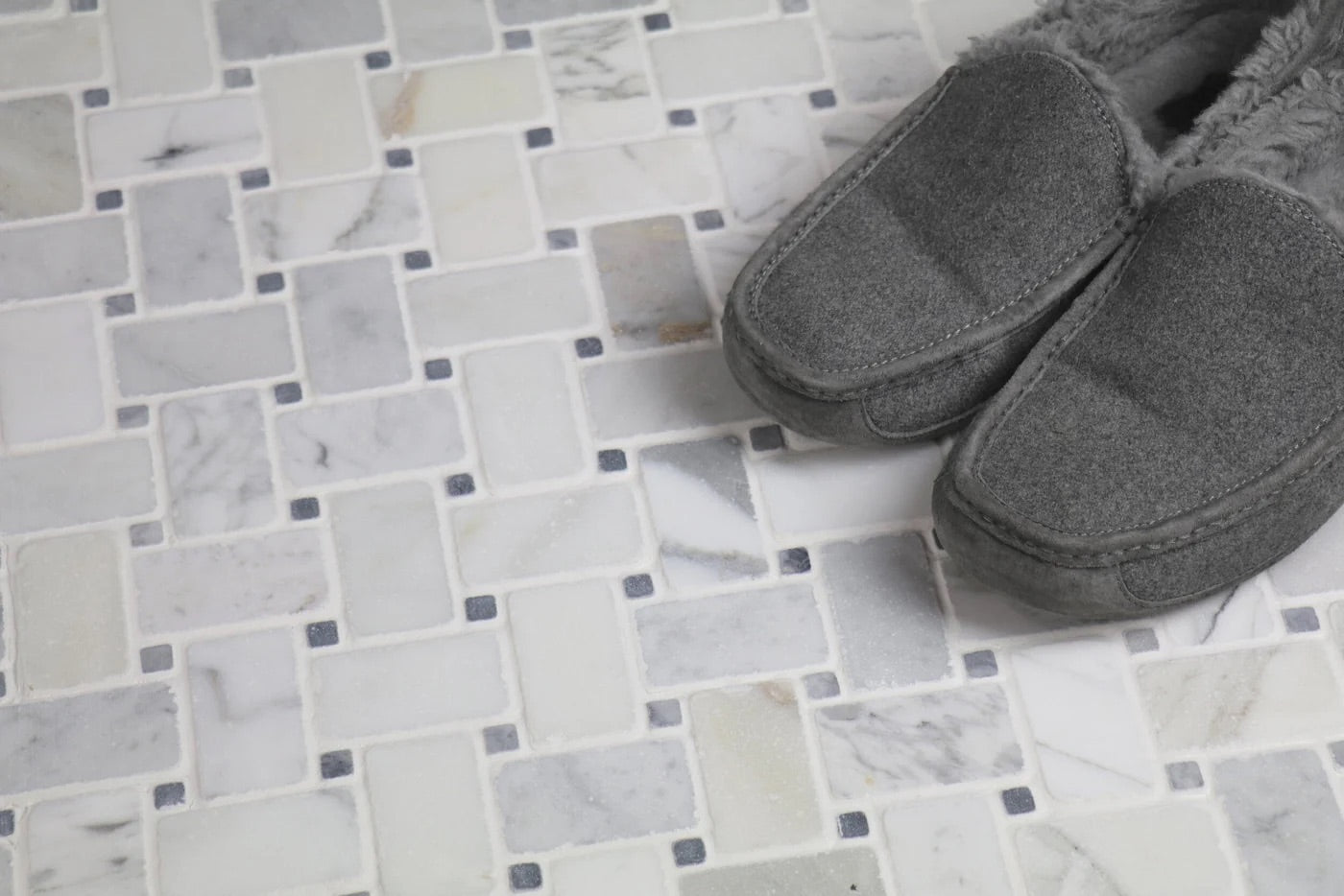Bianco Jolie Antique Basket Weave Mosaic Marble Sample